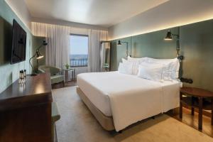 Junior Suite with Ocean View room in Grand Hotel Açores Atlântico