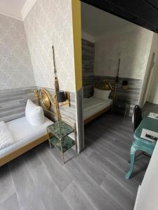 Twin Room with 2 separate Single Beds room in Pension Hennesburg