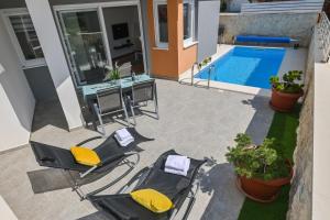 Apartment Funtastic with Private Heated Pool