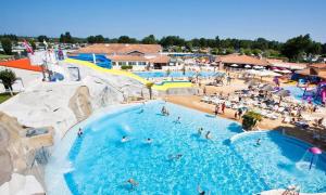 Campings MOBIL HOME - 6 Pers - LES CHARMETTES **** : photos des chambres