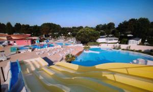 Campings MOBIL HOME - 6 Pers - LES CHARMETTES **** : photos des chambres