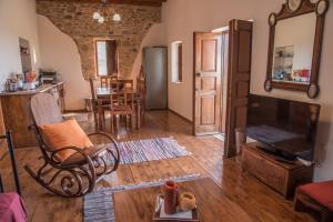 Aegeans balcony - Haihoutes stone house.