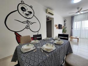 Netflix Panda House 3B2R Rimbayu kota kemuning with Atari games
