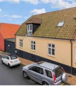 Skøn ferielejlighed i midten af Svaneke udlejes, minimum 4 dage