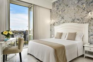 Prestige Double Room with Partial Sea View and Balcony room in Hotel President