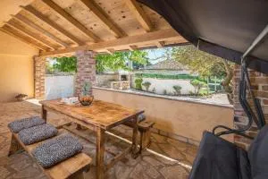 Casa Viktoria with private garden and BBQ - Košinožići