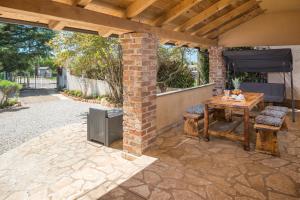 Casa Viktoria with private garden and BBQ