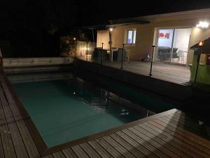 Villas Bordeaux, Haut Floirac, Belle Maison avec piscine. : photos des chambres
