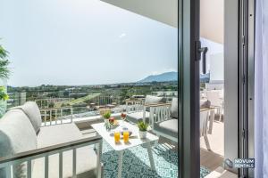 Newly Built 3-BDRM Luxury Apt w Stunning Sea Views