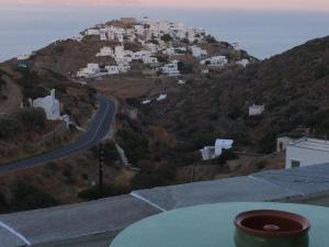 To Maro Sifnos Greece