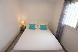 392- casa al canal con amarre y jacuzzi