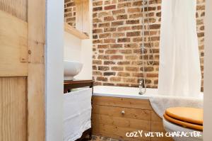 Cozy with Character Vibrant Cottage Style Flat at Leith Links Park