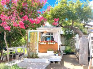 NEMARU Live with Books
