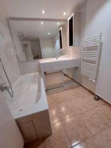 Appartements Appartement T3 agreable, proche centre et plage. : photos des chambres