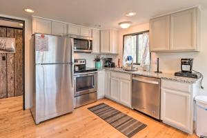 Pocono Lake Home with Fire Pit Walk to Ski Hill!