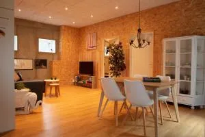 Úti í Kina - Leynar