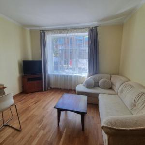 HOT RIGA Ernestines iela 7-1 enjoy the feel of home and history!