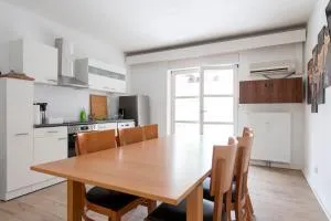 Workers Home- Central - 8 single box spring beds - near Enschede - Overdinkel