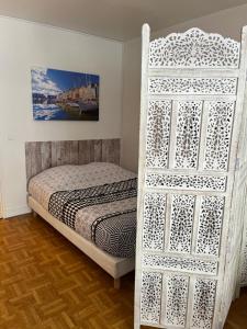 Appartements Hauteurs de Trouville - Studio avec terrasse au calme : photos des chambres