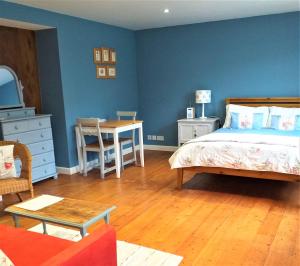 Studio with Garden View room in Lobhill Farmhouse Bed and Breakfast