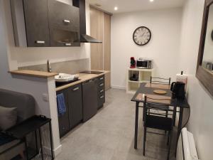 Appartements Studio Autonome Cosy a 2km de Roissy en France : photos des chambres