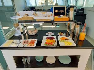 Bowen, Luxury Suites