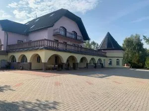 Szlachecki Dwór - Koczała