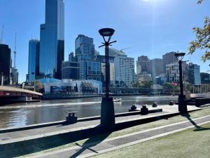 Morgan Place - Central Melbourne CBD Apartment on Flinders Lane Late Check-Out, Complimentary Welcome Hamper