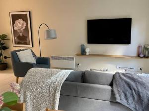 Morgan Place - Central Melbourne CBD Apartment on Flinders Lane Late Check-Out, Complimentary Welcome Hamper