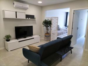 Amazing Green Tower 3 Castle flat with Balcony