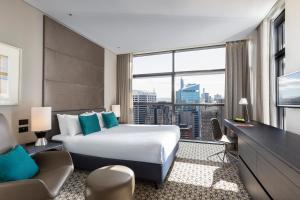 Deluxe Studio room in Fraser Suites Sydney