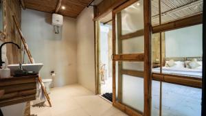 Bungalow Deluxe Nhìn Ra Khu Vườn (Deluxe Bungalow with Garden View)