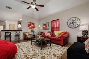 Cozy Home near Fort Worth Stockyards, Globe Life, AT&T by HomeStayPros - River Oaks