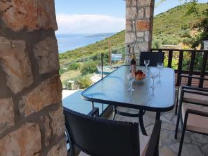 Nireas : Stone Villa