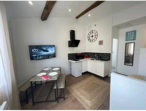 Appartements The California Dream - hyper-centre - 2mn gare SNCF - WIFI NETFLIX gratuit : photos des chambres