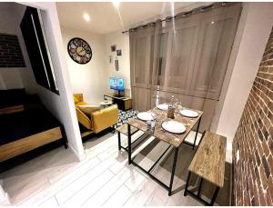 The New-Yorker - hyper centre- 2mn gare SNCF - Wi-Fi Netflix gratuit