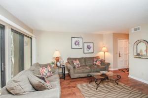 Lighthouse Tennis 2395