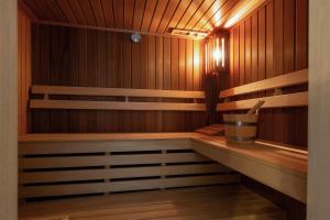 Sauna Fitness Suite Warsaw Ochota by Renters