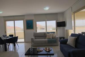 Seaside Luxury Flat Pervolia