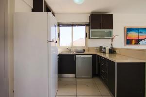 Seaside Luxury Flat Pervolia