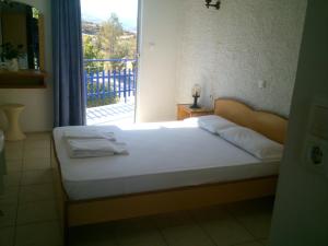 Aetos Beach Bungalows Evia Greece