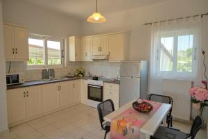 Morfis Getaway Apartment