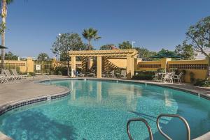 La Quinta Inn & Suites by Wyndham Ontario Airport