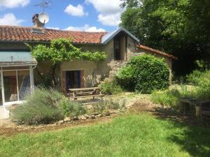 Maisons de vacances Beautiful cottage with private pool in France : photos des chambres