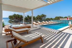 Villa Bava with 4 En-suite Bedrooms, Heated 33 sqm Pool