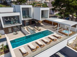 Villa Bava with 4 En-suite Bedrooms, Heated 33 sqm Pool