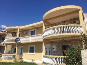 Studio apartmani DENNUS