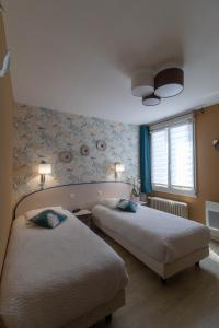 Hotels LOGIS Le CANTAREL : photos des chambres