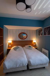 Hotels LOGIS Le CANTAREL : photos des chambres