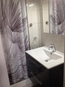 Appartements studio avec wifi a 50 m de la plage dans une rue pietonne : Studio